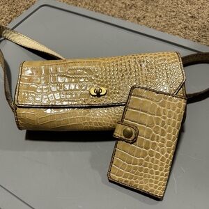 BEAUTIFUL VINTAGE LEATHER ALLIGATOR HANDBAG AND WALLET